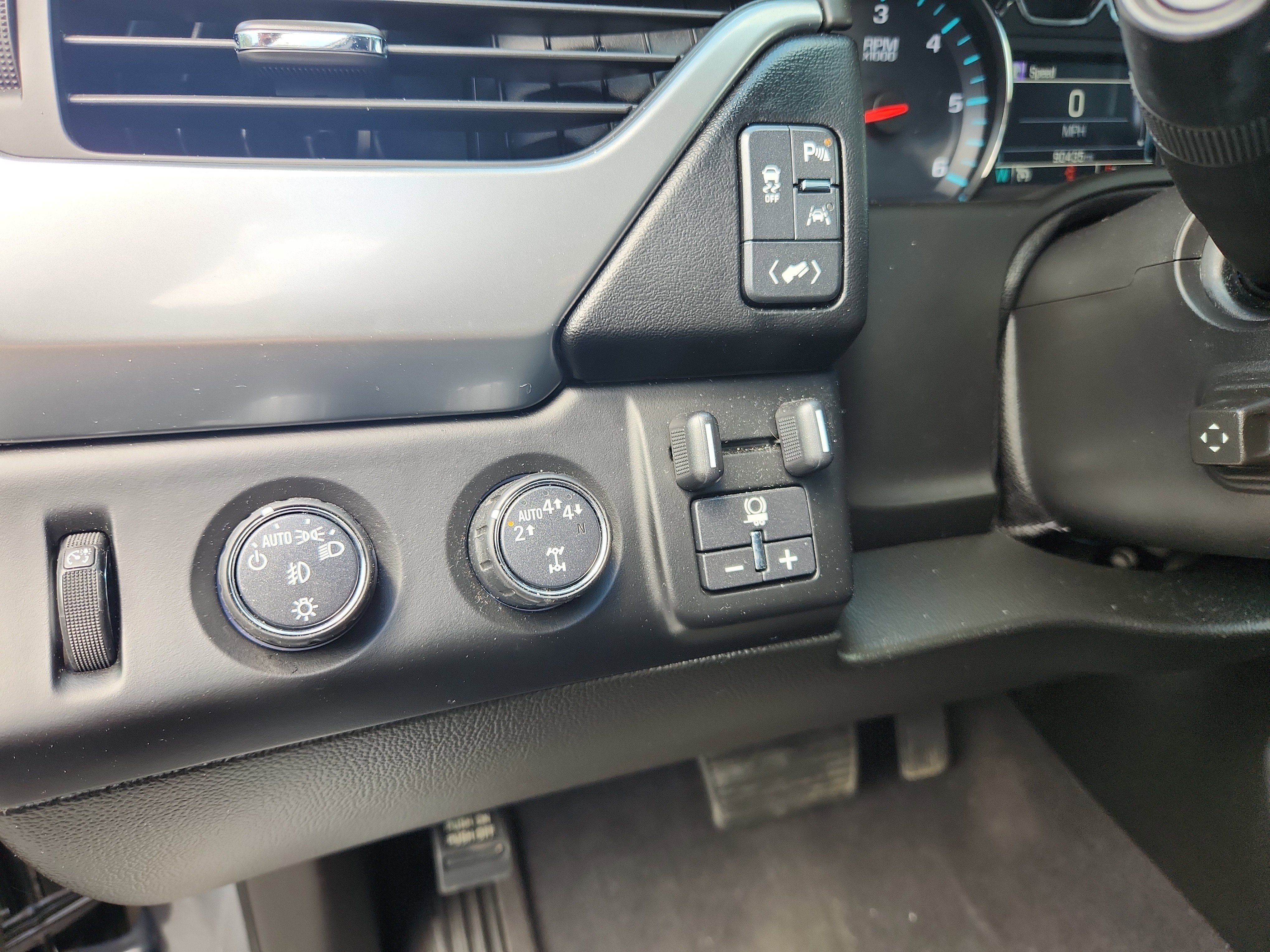 Used 2019 Chevrolet Tahoe Premier AWD/4WD image 27