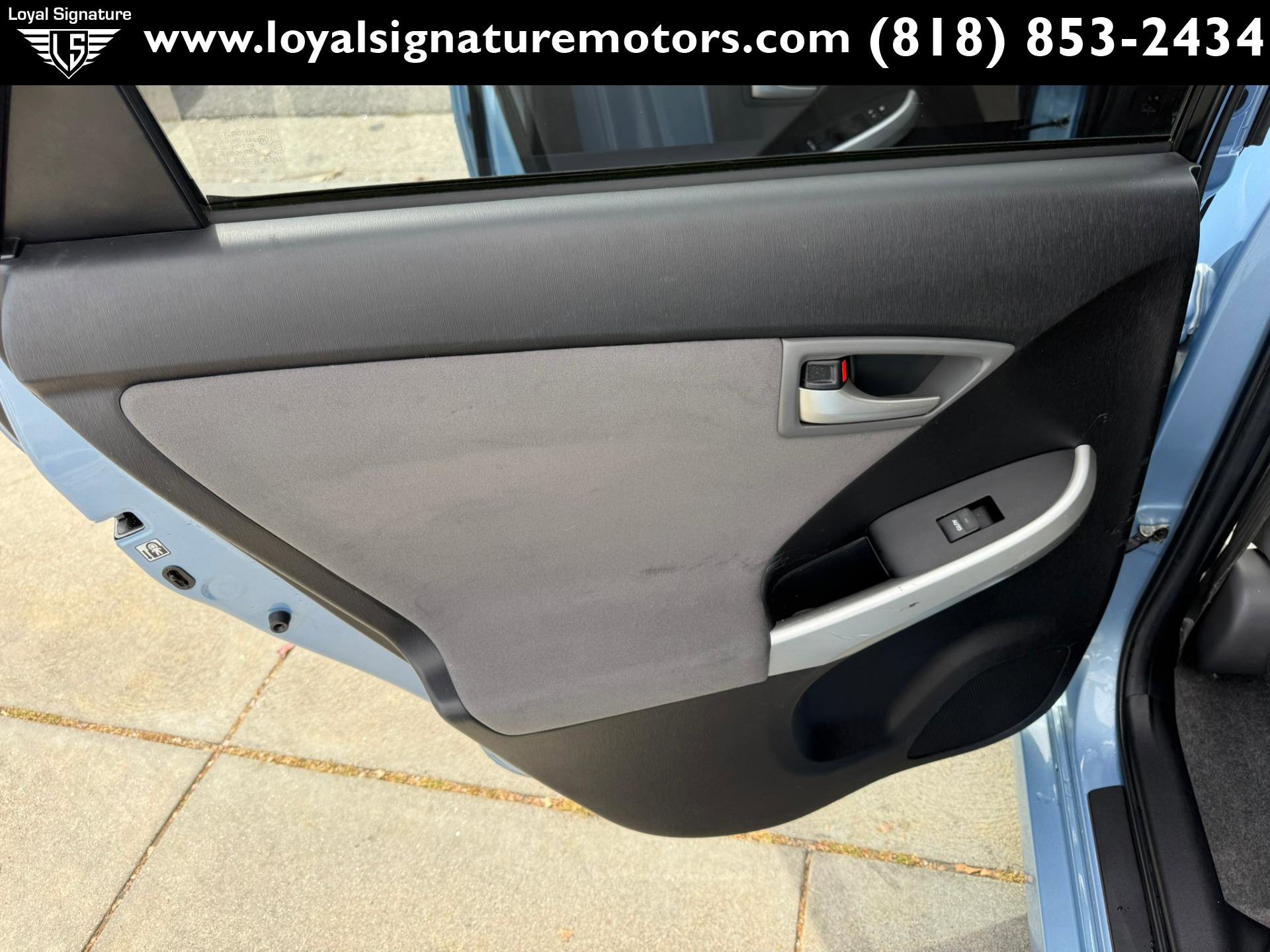 Used 2015 Toyota Prius Prime Plug-In Hybrid image 14