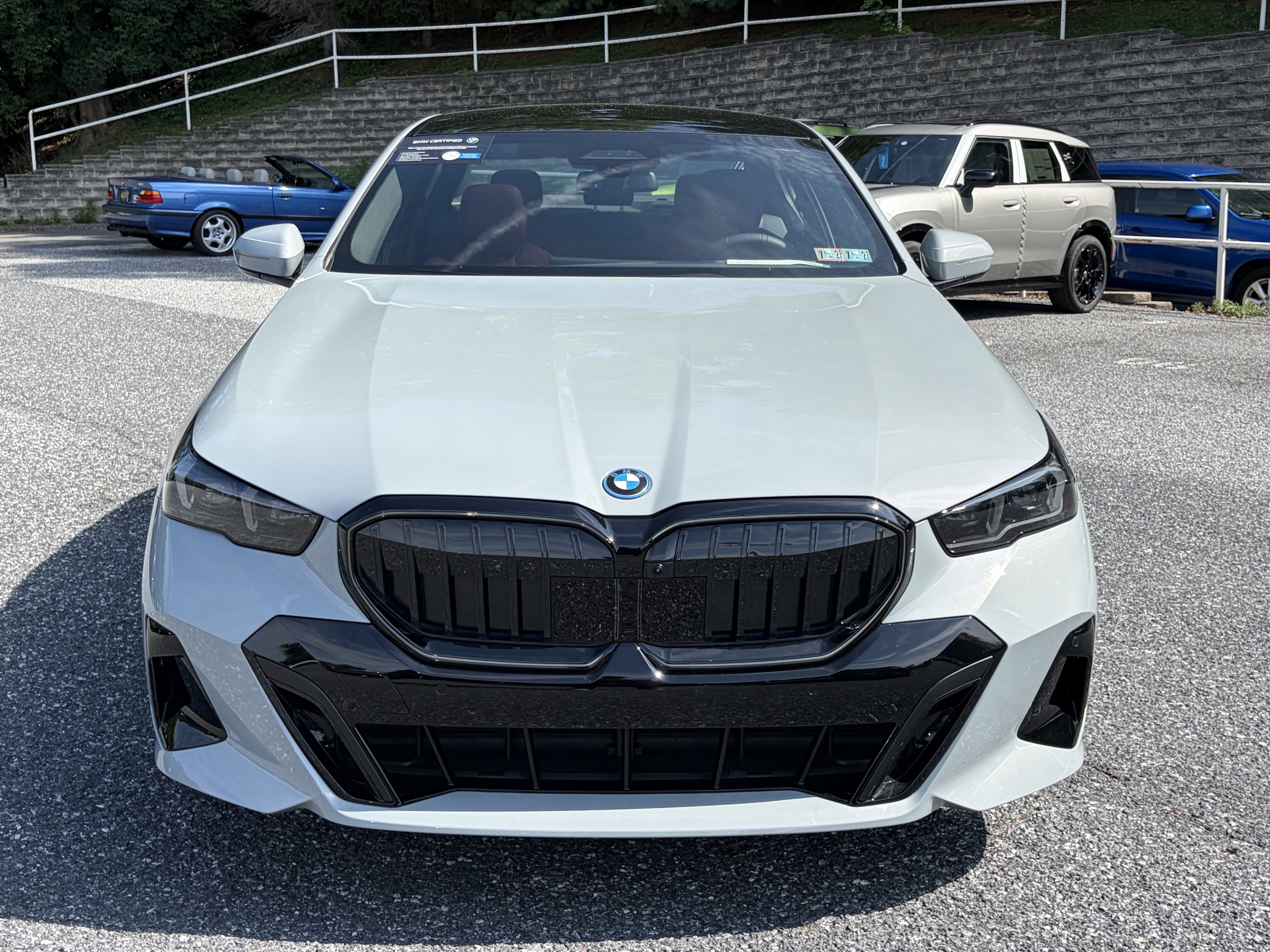 Used 2026 BMW 550e xDrive AWD/4WD image 2