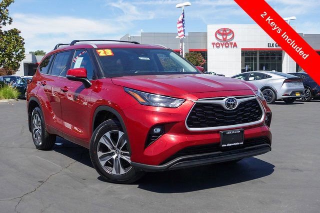 Certified 2023 Toyota Highlander XLE image 2