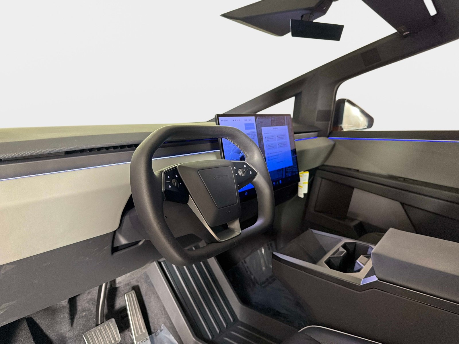 Used 2024 Tesla Cybertruck AWD Crew Cab image 42