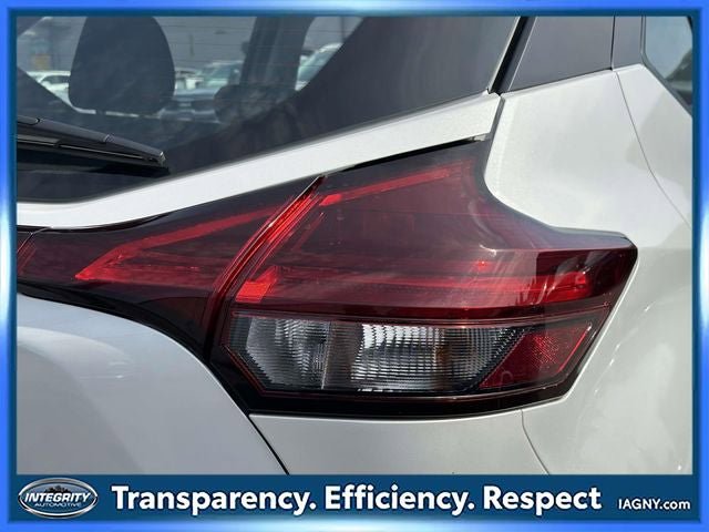 Used 2024 Nissan Kicks SV FWD image 10
