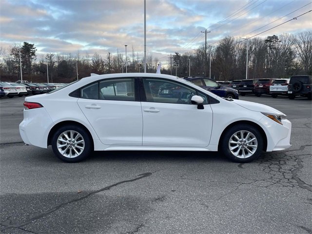 Used 2022 Toyota Corolla LE w/ LE Convenience Package image 6