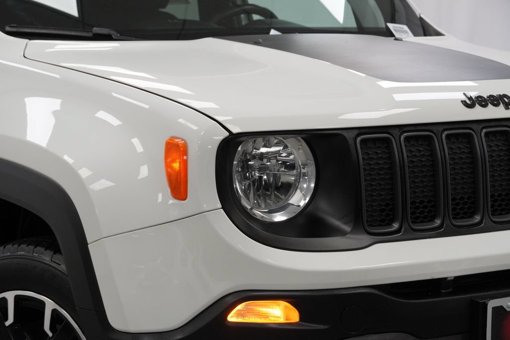 Certified 2023 Jeep Renegade Trailhawk AWD/4WD image 5