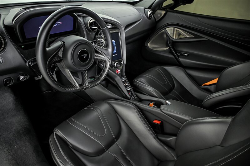 Used 2019 McLaren 720S RWD image 18