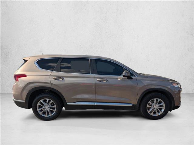 Used 2019 Hyundai Santa Fe SE image 4