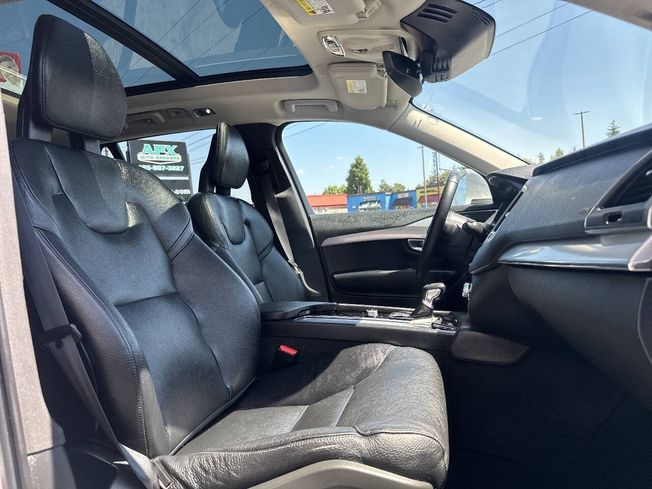 Used 2016 Volvo XC90 T5 Momentum AWD/4WD image 17