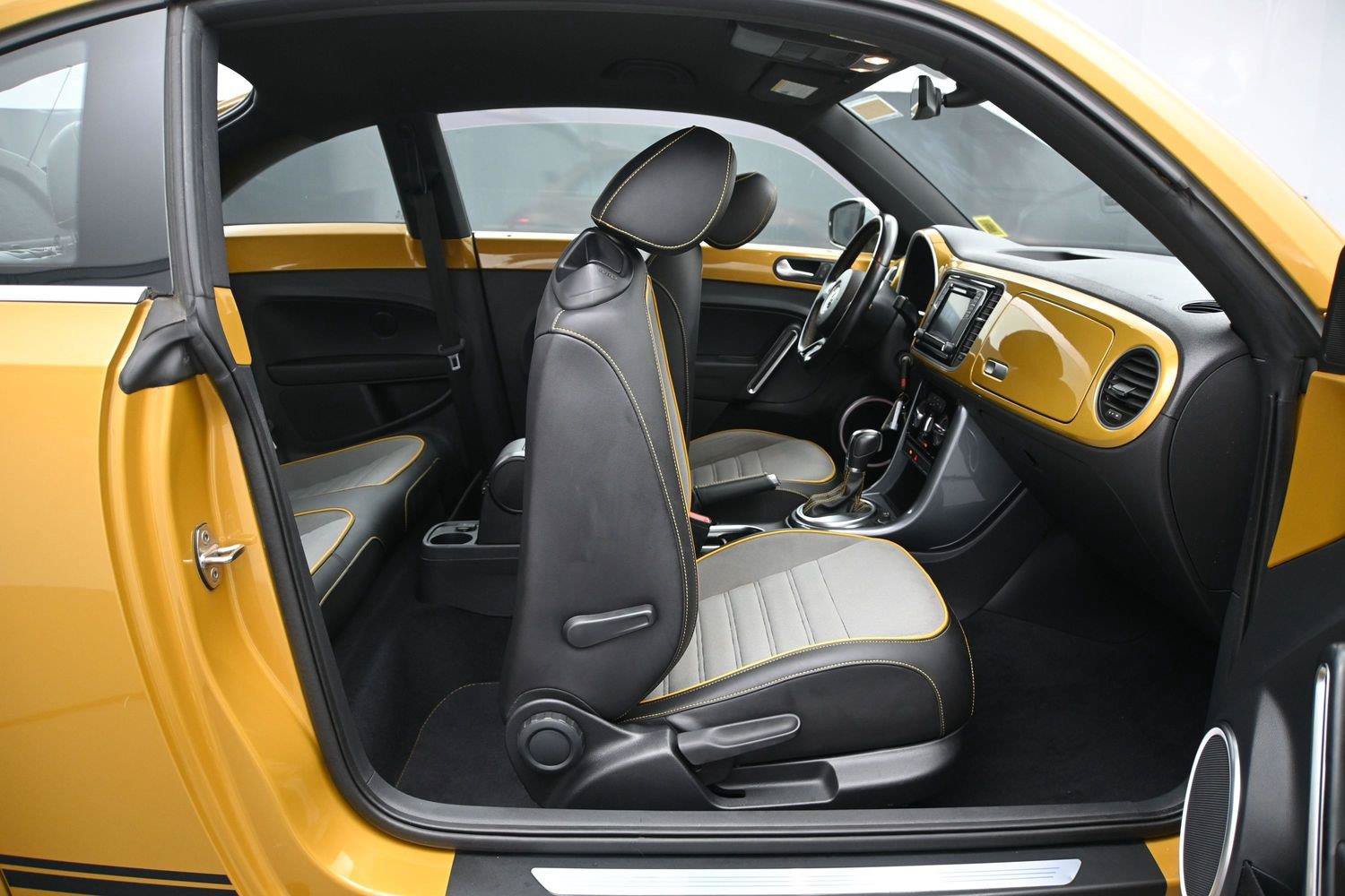 Used 2017 Volkswagen Beetle 1.8T Dune FWD image 24