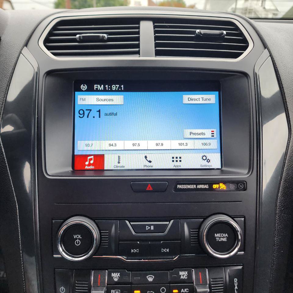 Used 2018 Ford Explorer XLT w/ Equipment Group 201A AWD/4WD image 10