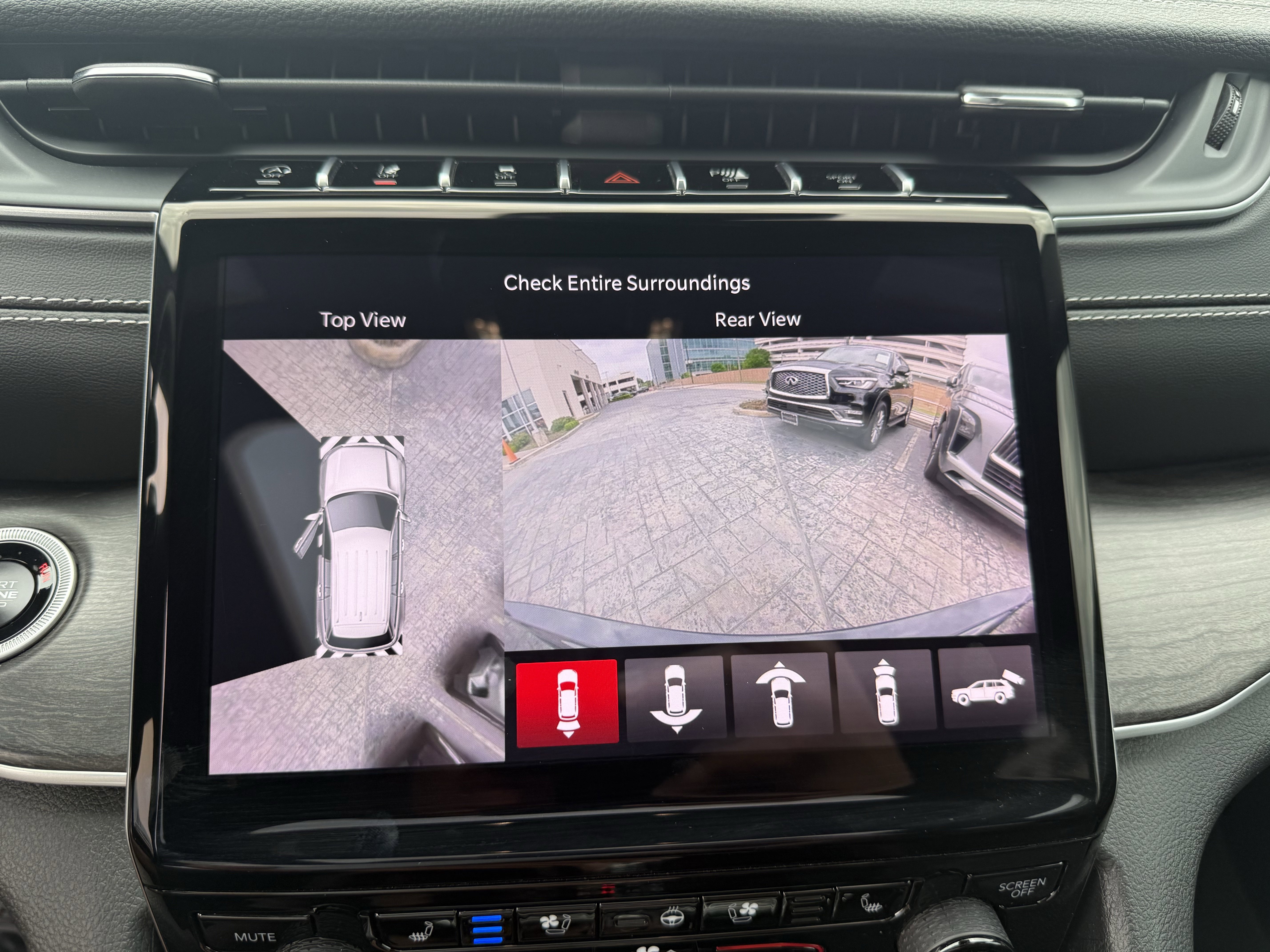 Used 2024 Jeep Grand Cherokee Limited w/ Luxury Tech Group II image 24