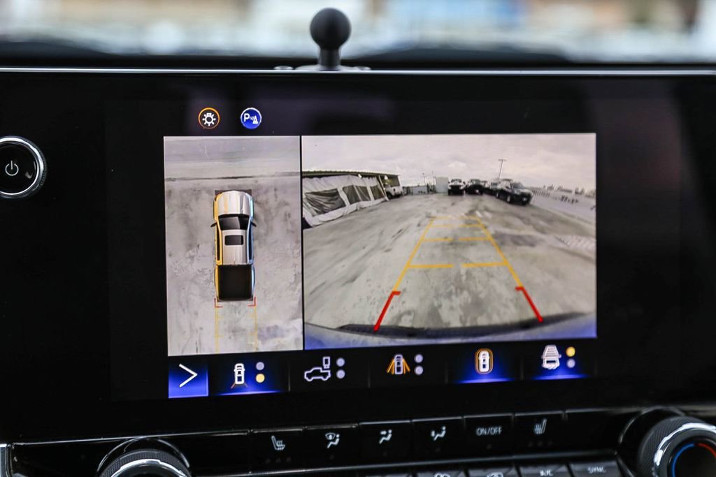 Used 2024 Chevrolet Colorado ZR2 w/ Technology Package image 25