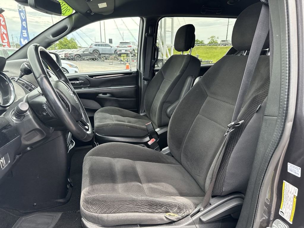 Used 2019 Dodge Grand Caravan SE FWD image 23