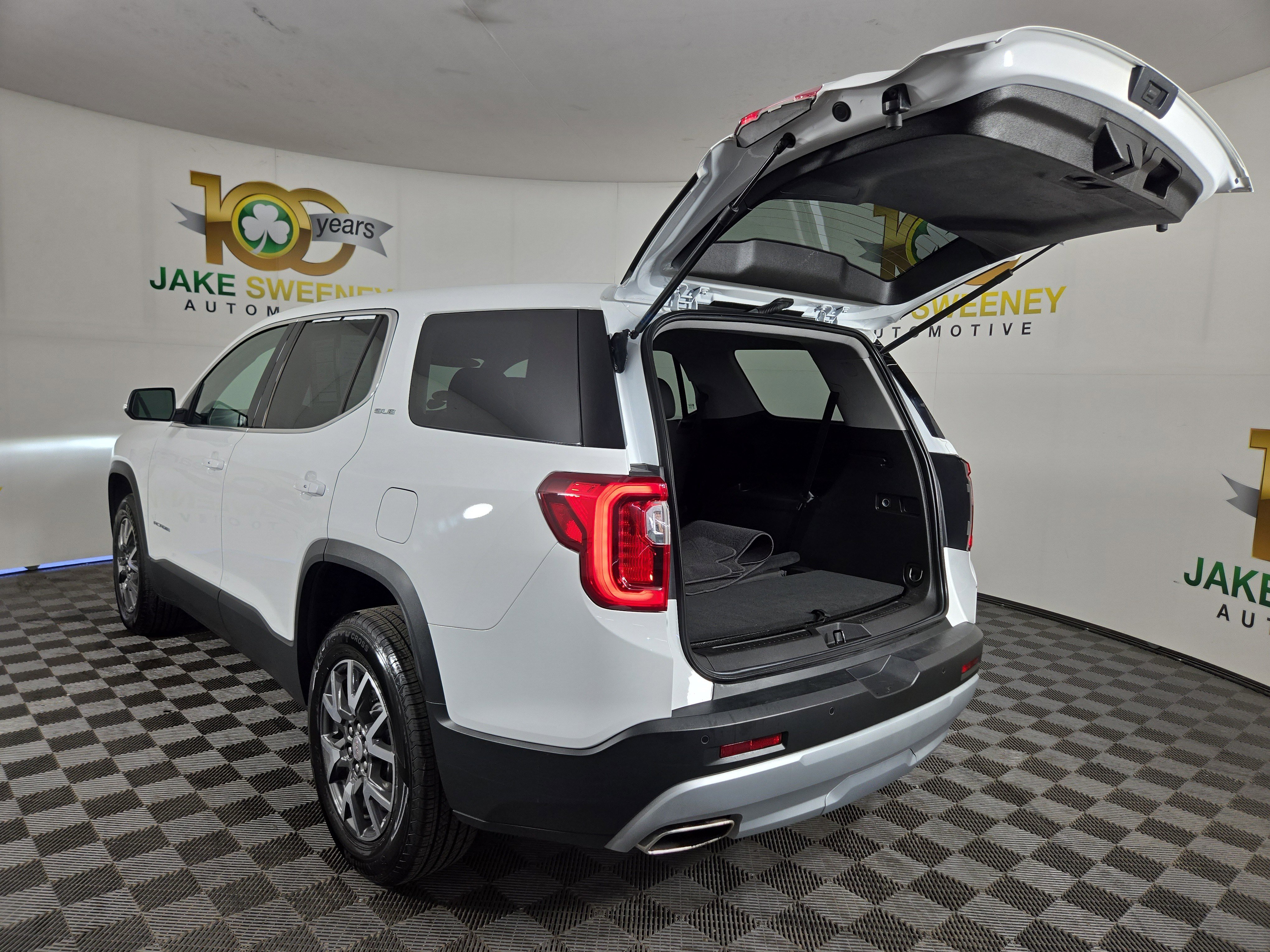 Certified 2023 GMC Acadia SLE image 33