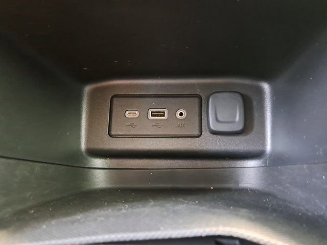 Used 2020 Chevrolet Equinox LS w/ LS Convenience Package FWD image 16