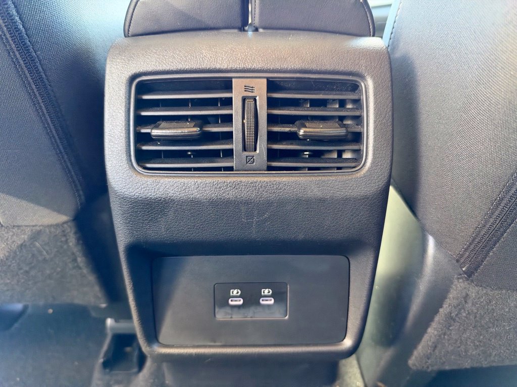 Used 2024 Nissan Rogue SV FWD image 30