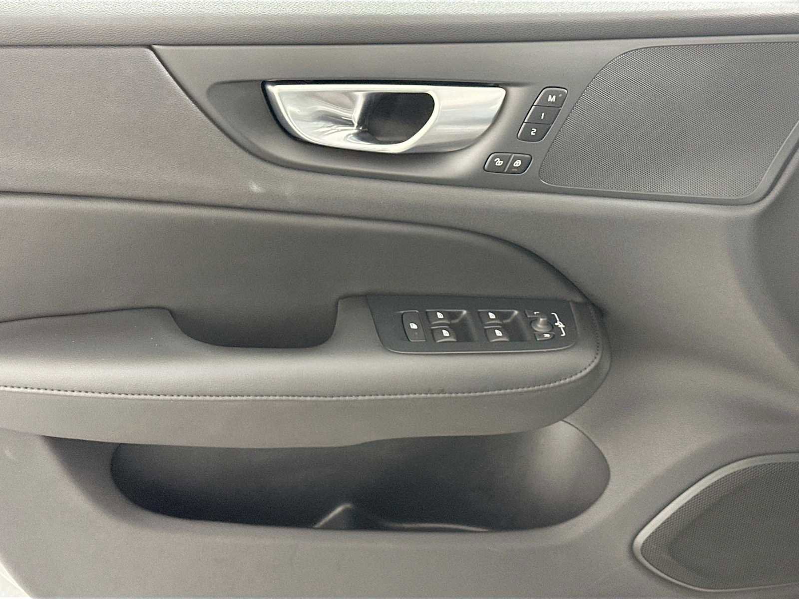 Used 2025 Volvo S60 B5 Core image 18