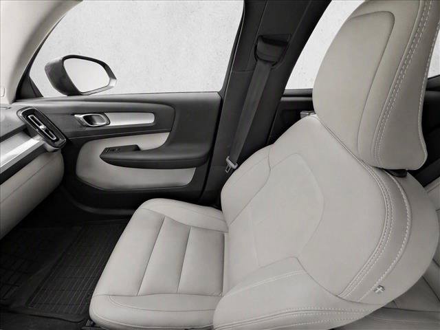 Used 2021 Volvo XC40 T5 Momentum w/ Protection Package Premier AWD/4WD image 19