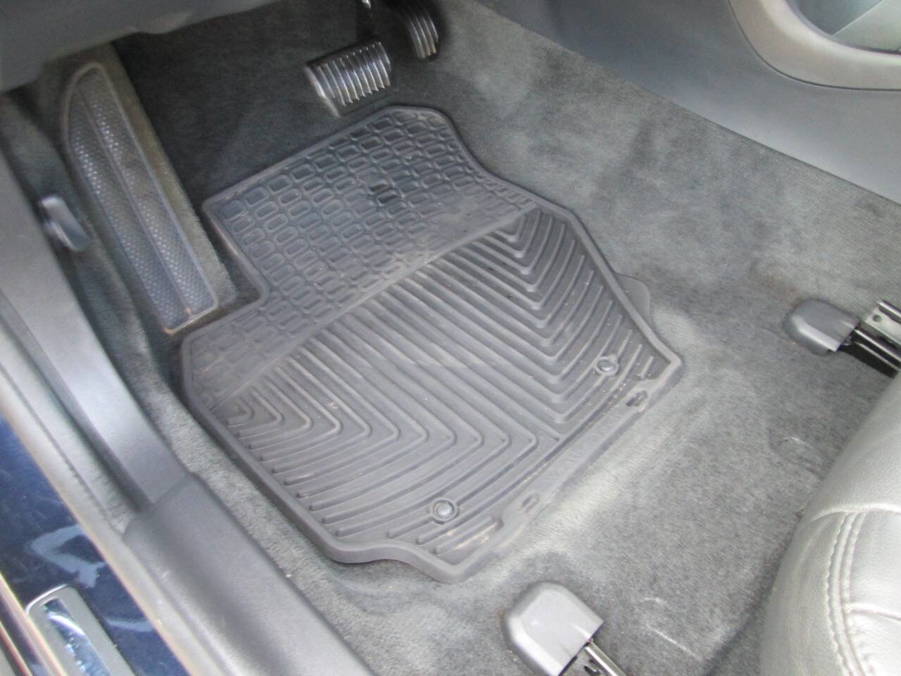 Used 2017 Volvo V60 T5 Premier w/ Convenience Package image 38