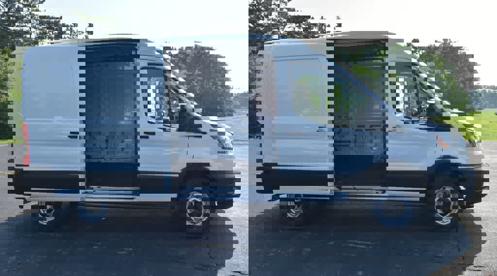 New 2025 Ford Transit 250 148 Medium Roof image 9