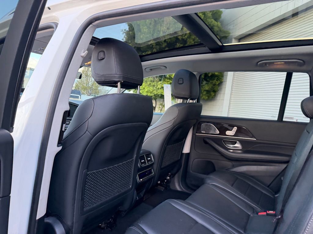 Used 2024 Mercedes-Benz GLS 450 4MATIC image 18