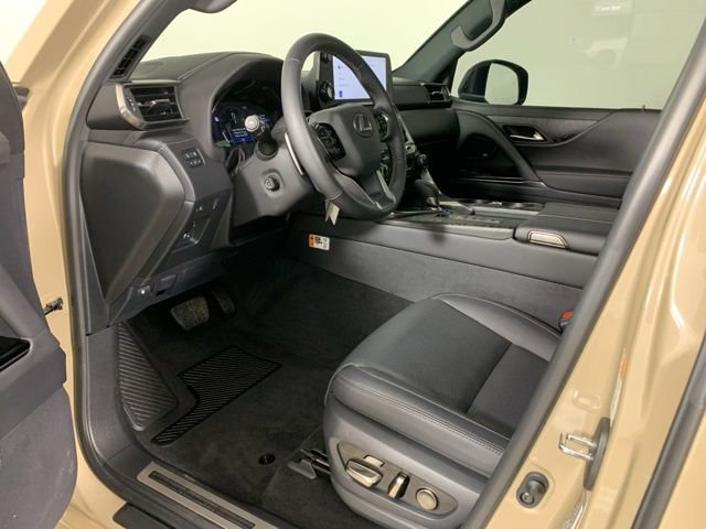 Used 2025 Lexus LX 700h Overtrail image 35