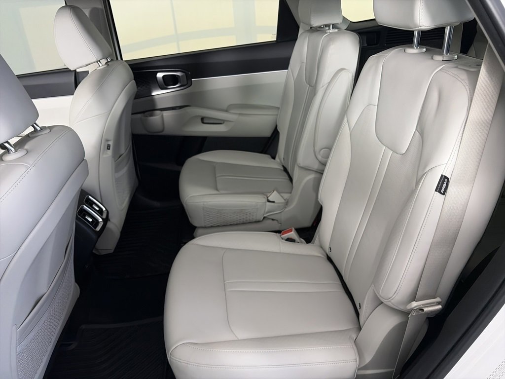 Used 2025 Kia Sorento EX image 13