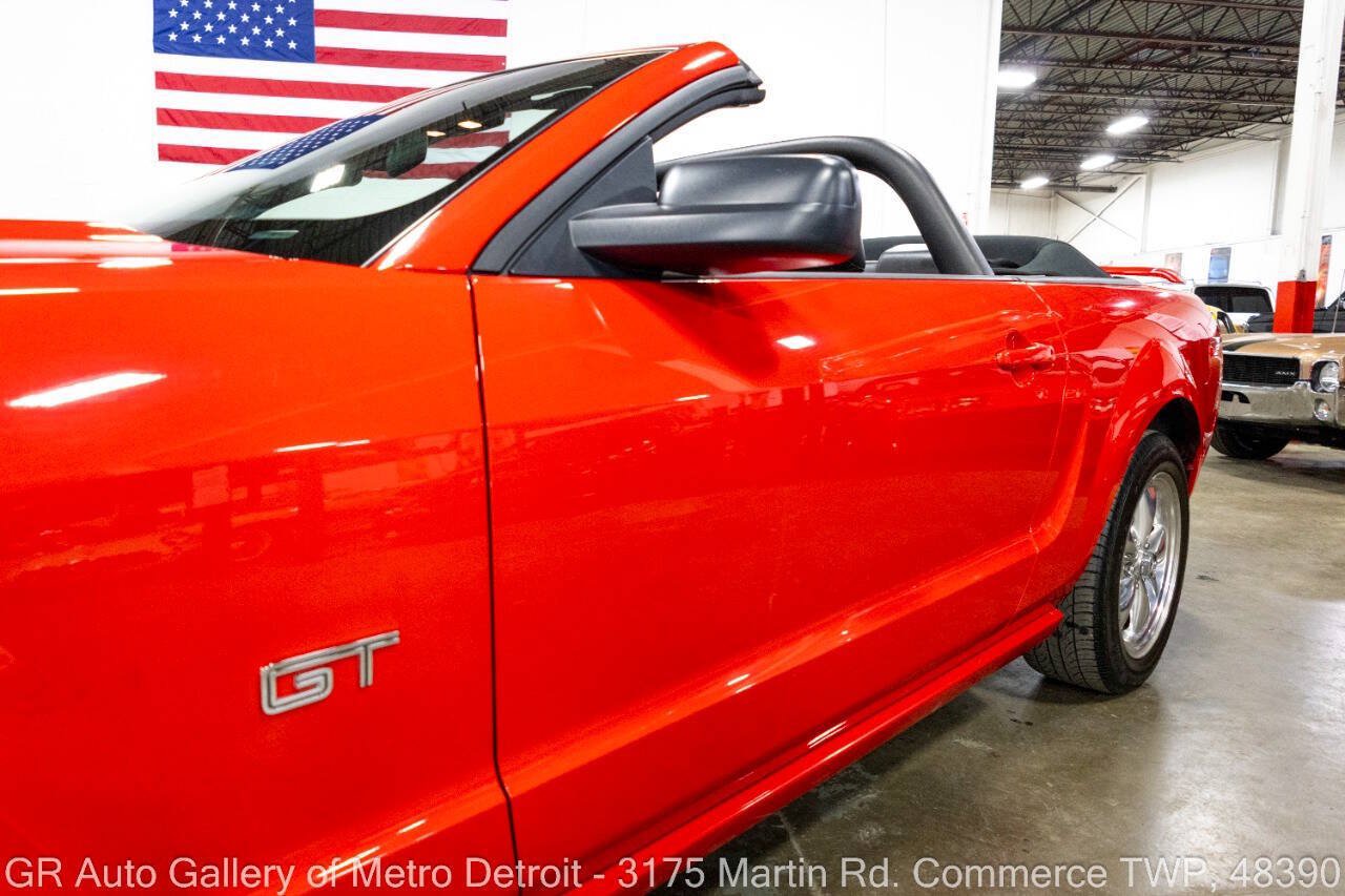 Used 2005 Ford Mustang GT Premium RWD image 22