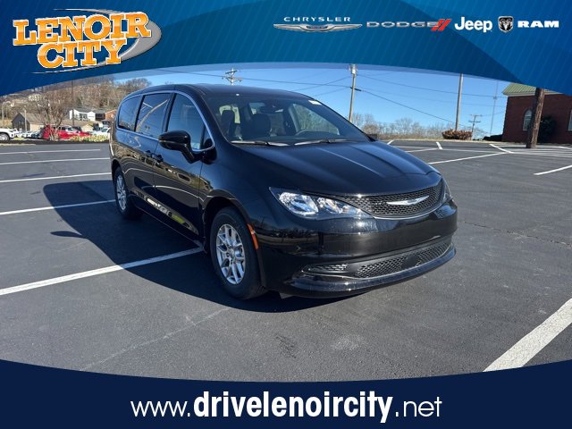 New 2025 Chrysler Voyager LX