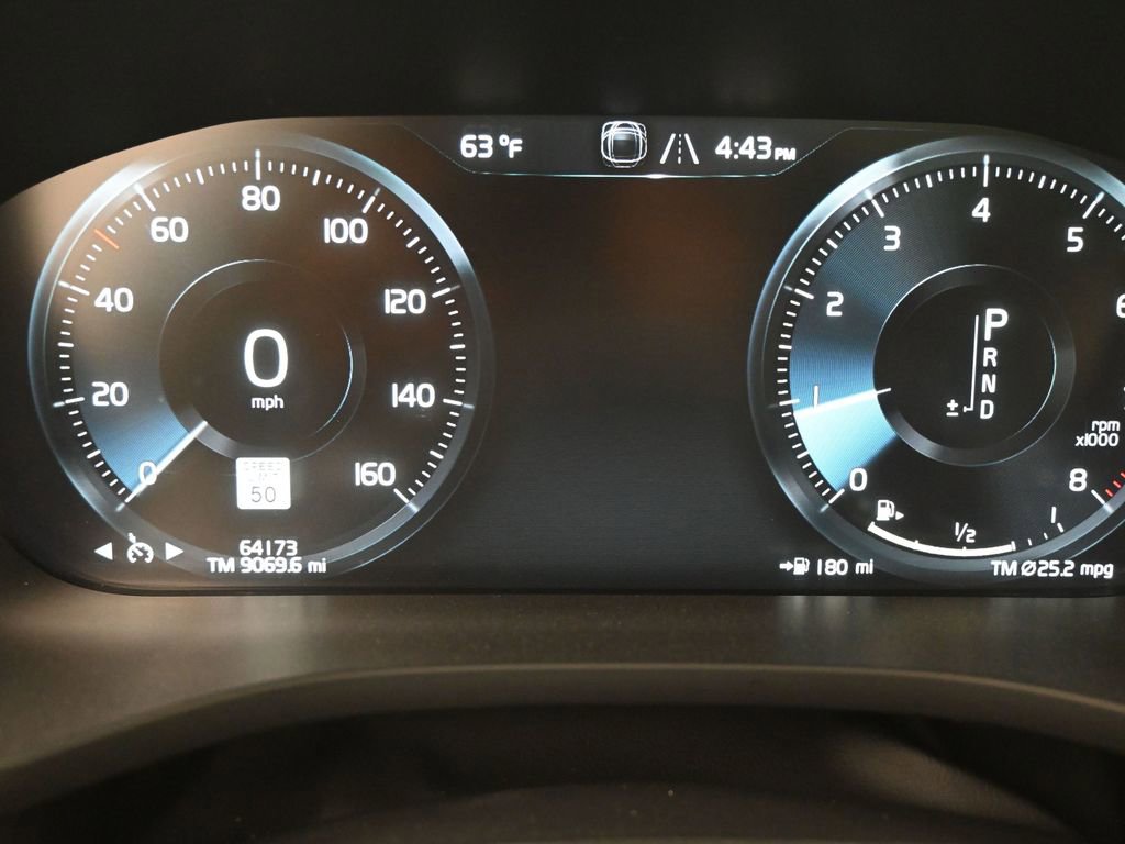 Used 2020 Volvo XC60 T6 Momentum image 10