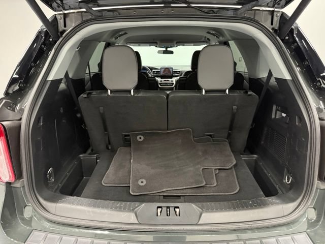 Used 2023 Ford Explorer XLT w/ Equipment Group 202A AWD/4WD image 32