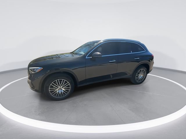 Used 2025 Mercedes-Benz GLC 300 video 4