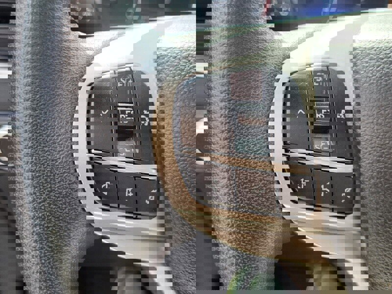 Used 2023 Ford Explorer XLT image 22