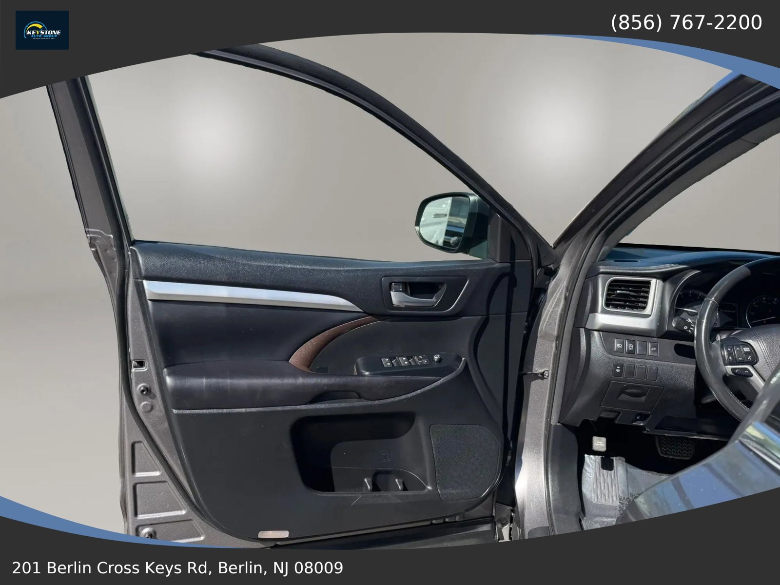 Used 2017 Toyota Highlander XLE FWD image 8