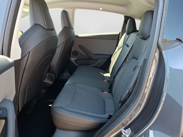 Used 2026 Tesla Model Y 2WD image 12