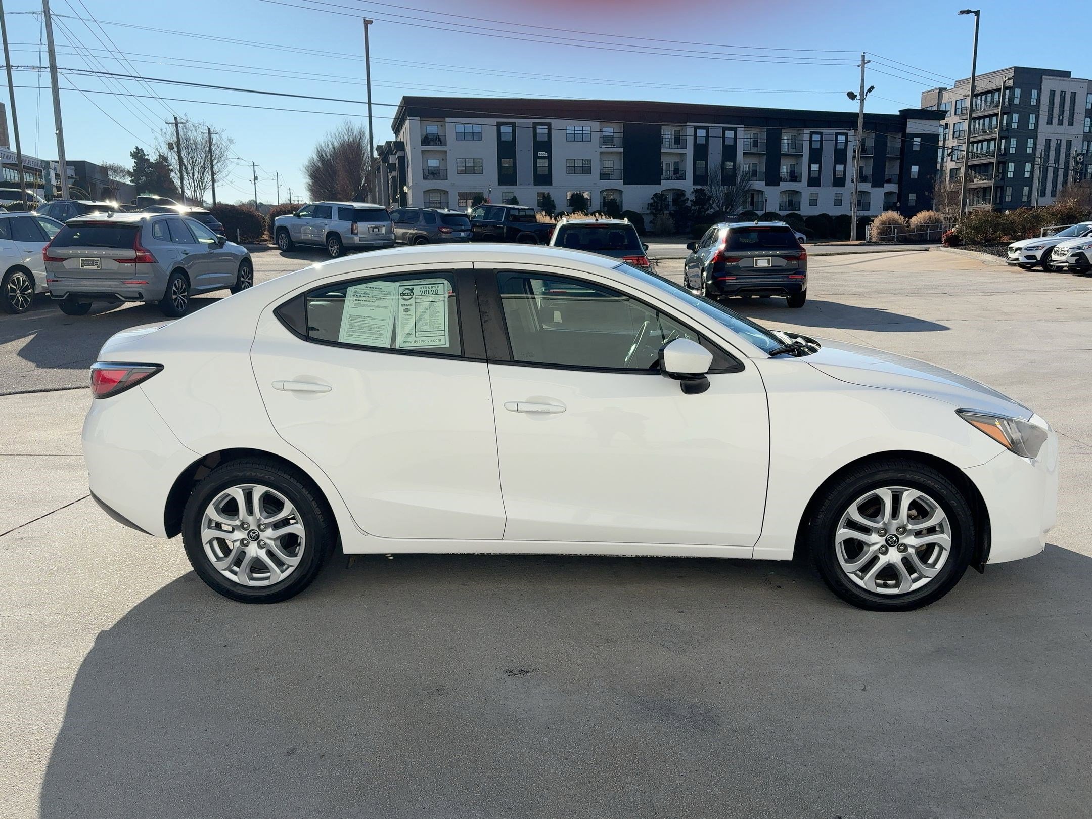 Used 2017 Toyota Yaris iA image 8