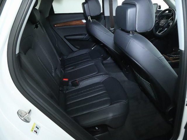 Used 2023 Audi Q5 2.0T Premium w/ Convenience Package AWD/4WD image 34