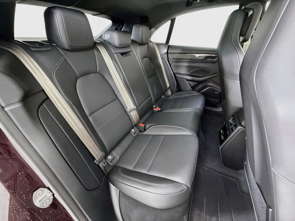 Certified 2025 Porsche Macan Turbo Electric AWD/4WD image 29