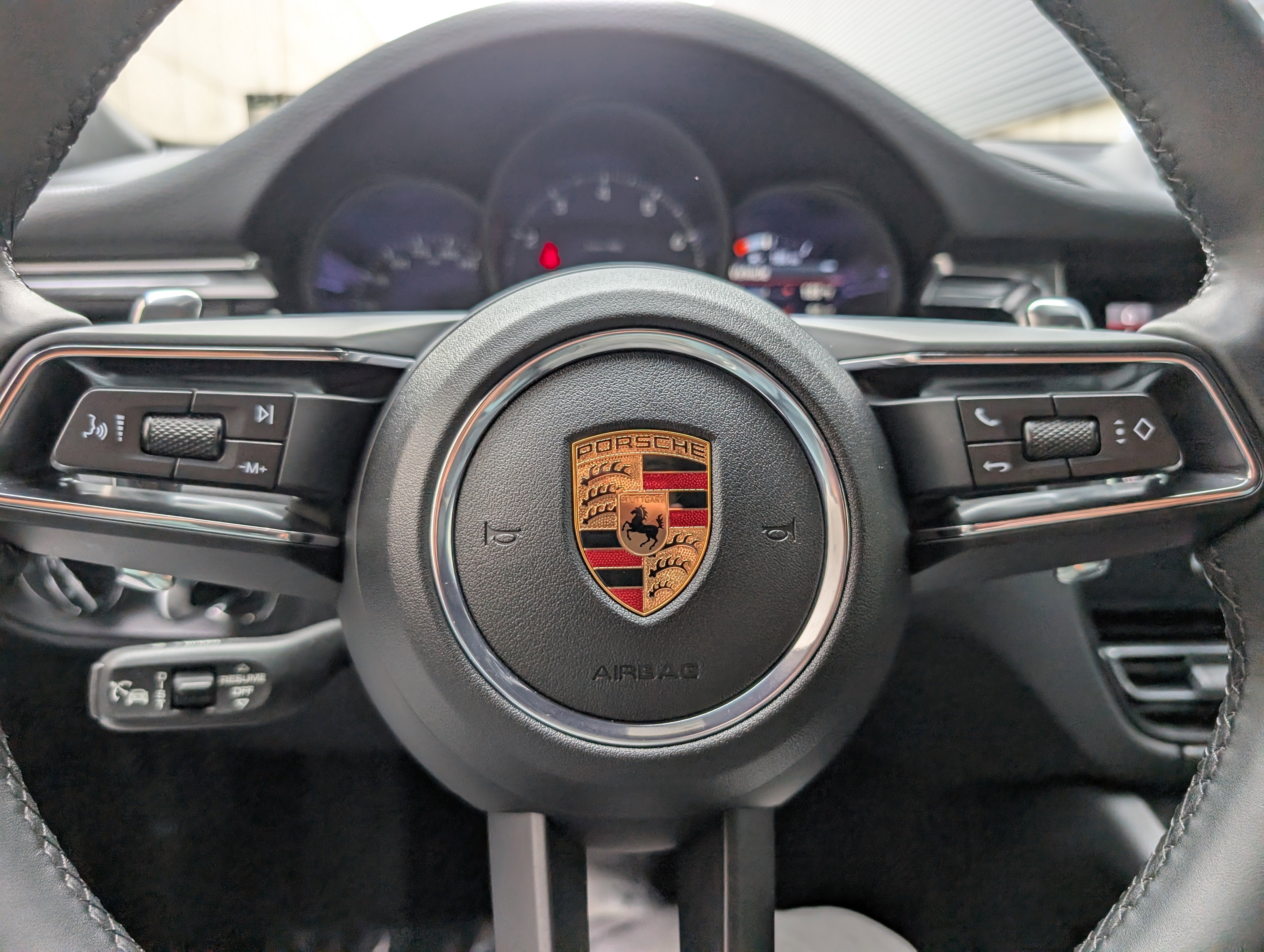 Certified 2025 Porsche Macan image 23