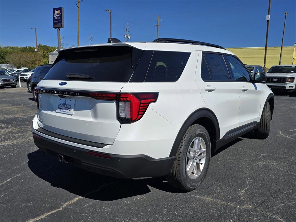 New 2025 Ford Explorer Active image 3