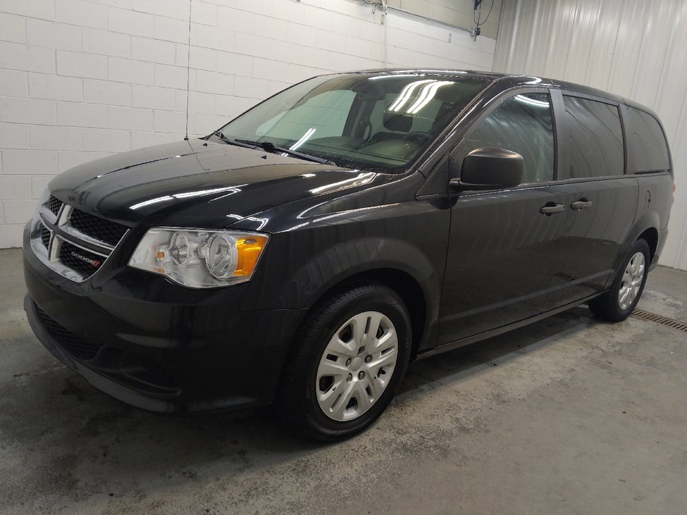 Used 2019 Dodge Grand Caravan SE FWD image 2