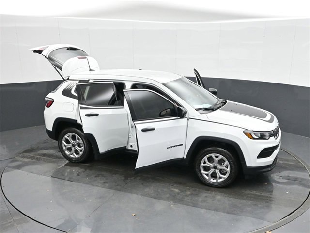 Used 2025 Jeep Compass Sport w/ Mopar Graphics Package image 49
