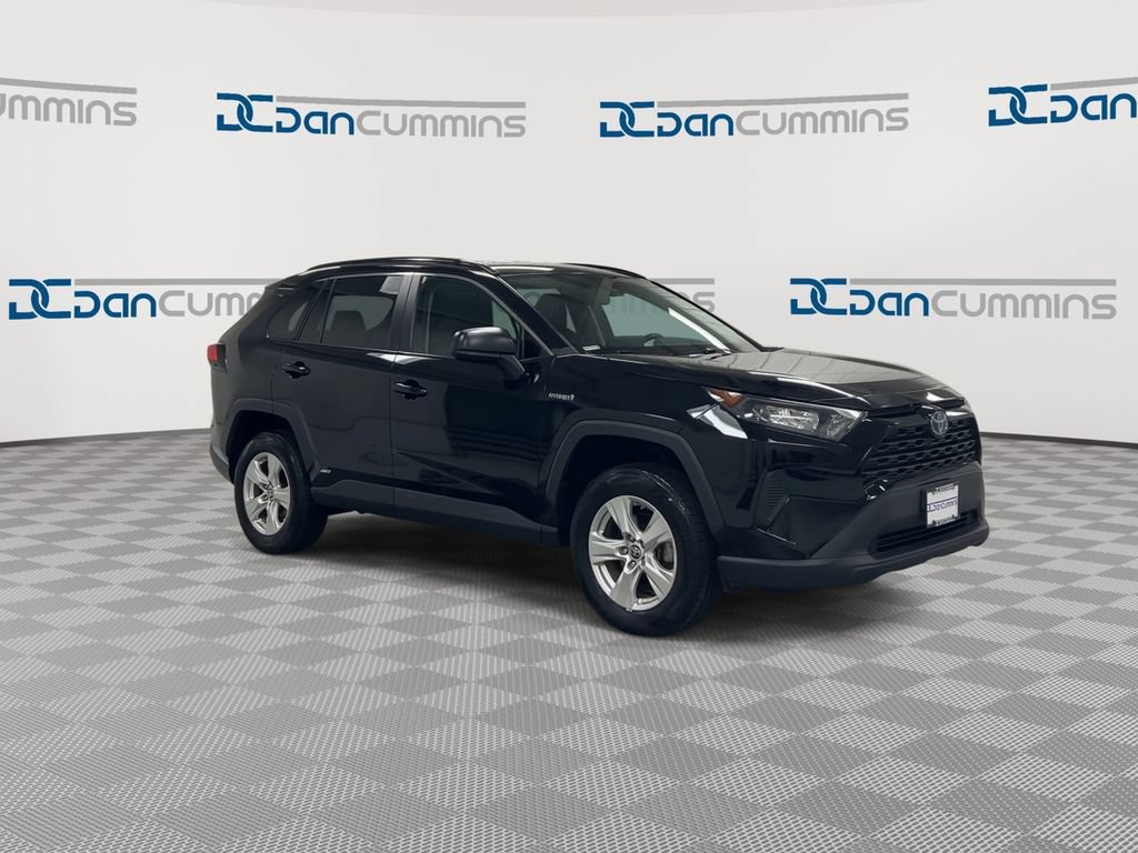 Used 2021 Toyota RAV4 LE AWD/4WD image 2