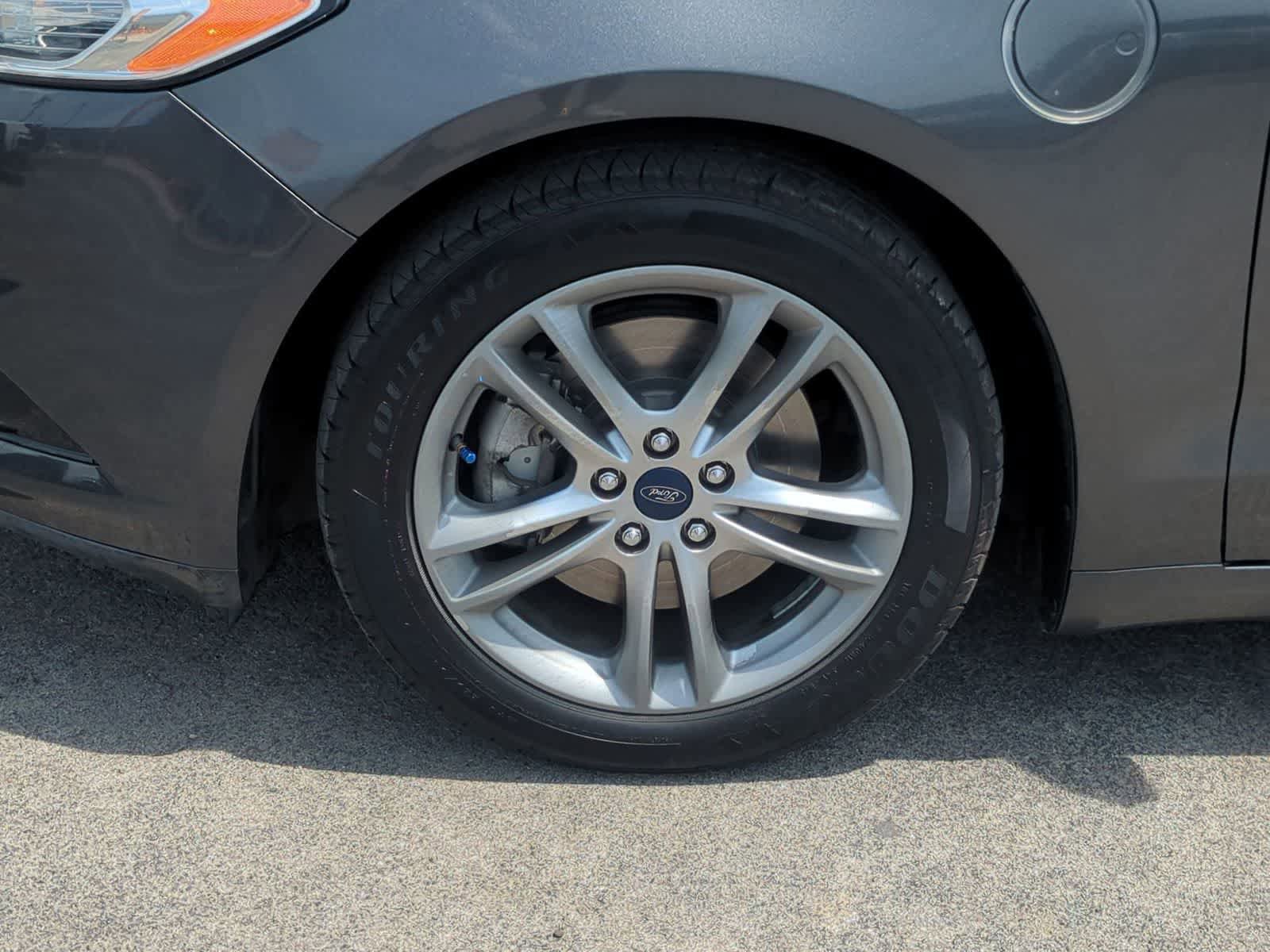 Used 2016 Ford Fusion Energi Titanium w/ Driver Assist Package FWD image 14