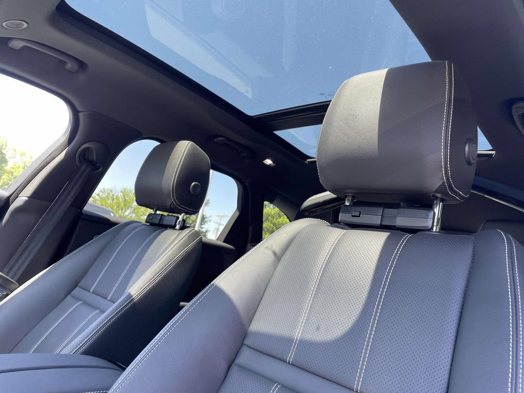 Used 2023 Land Rover Range Rover Velar S AWD/4WD image 16