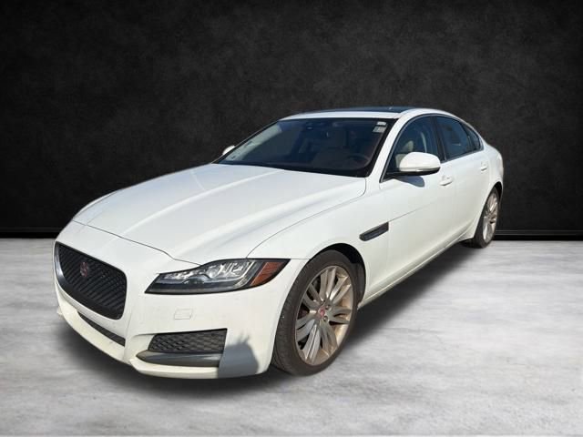 Used 2016 Jaguar XF Prestige image 11