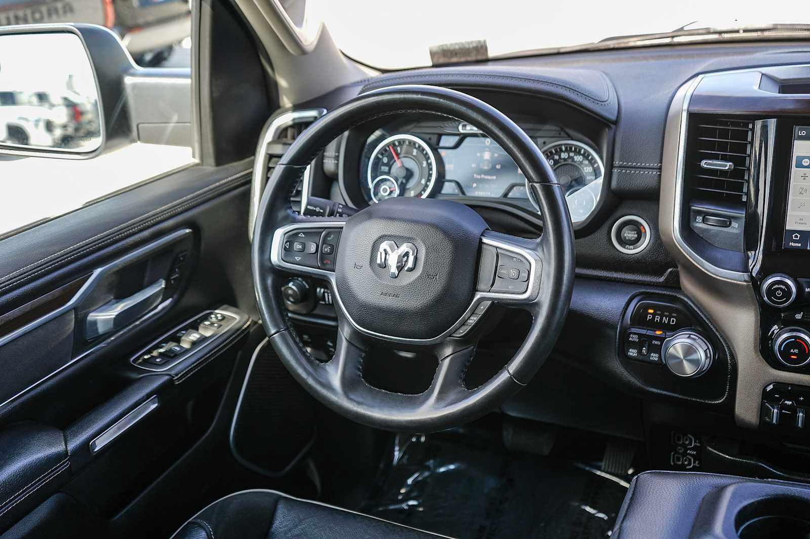 Used 2022 RAM 1500 Laramie AWD/4WD image 14