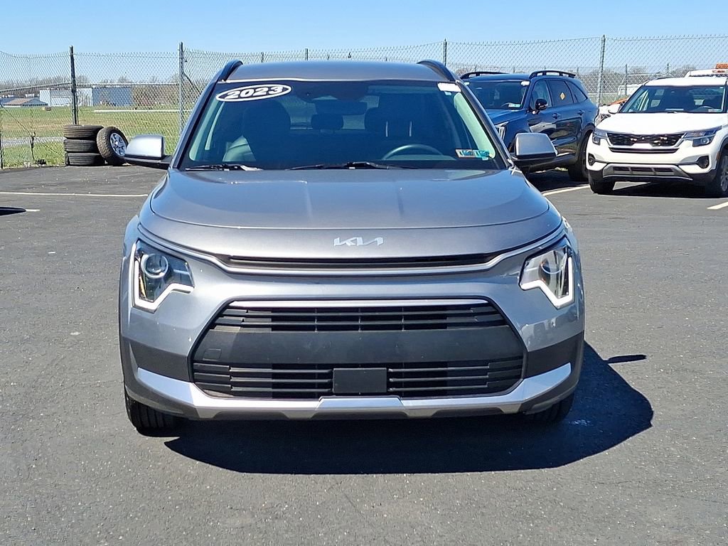 Certified 2023 Kia Niro EX FWD image 2
