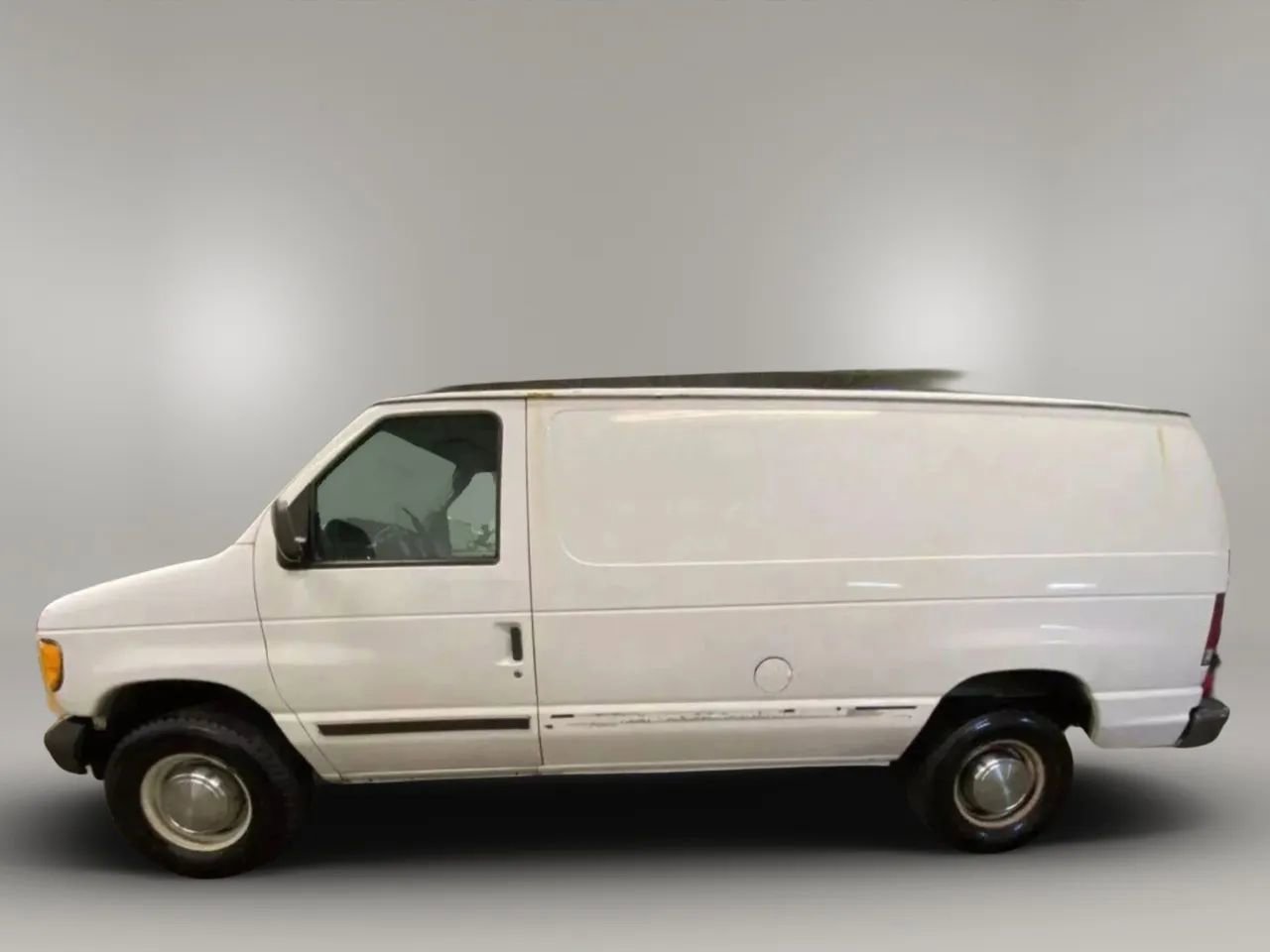Used 2001 Ford E-250 and Econoline 250 image 2