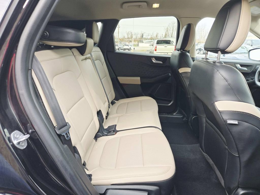 Used 2020 Ford Escape Titanium image 16