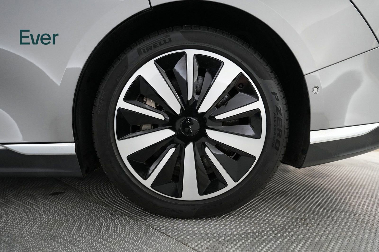 Used 2022 Lucid Air Grand Touring image 19